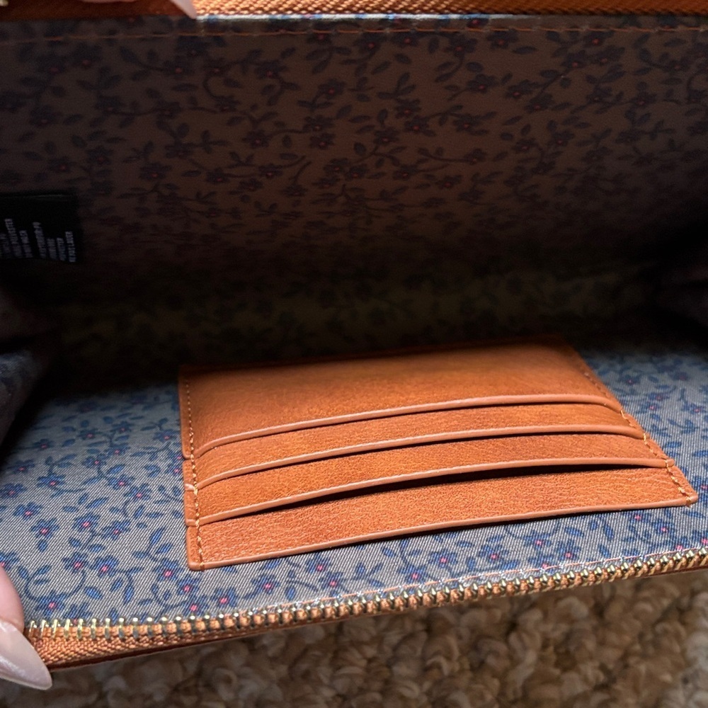 Elegant Faux Tan Leather Crossbody Bagโโโ - Picture 3 of 4